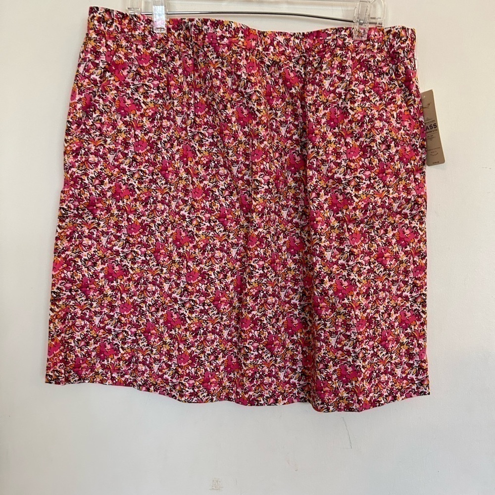 NWT Bass. Morandi rose. Size 1600% cotton floral print skirt.